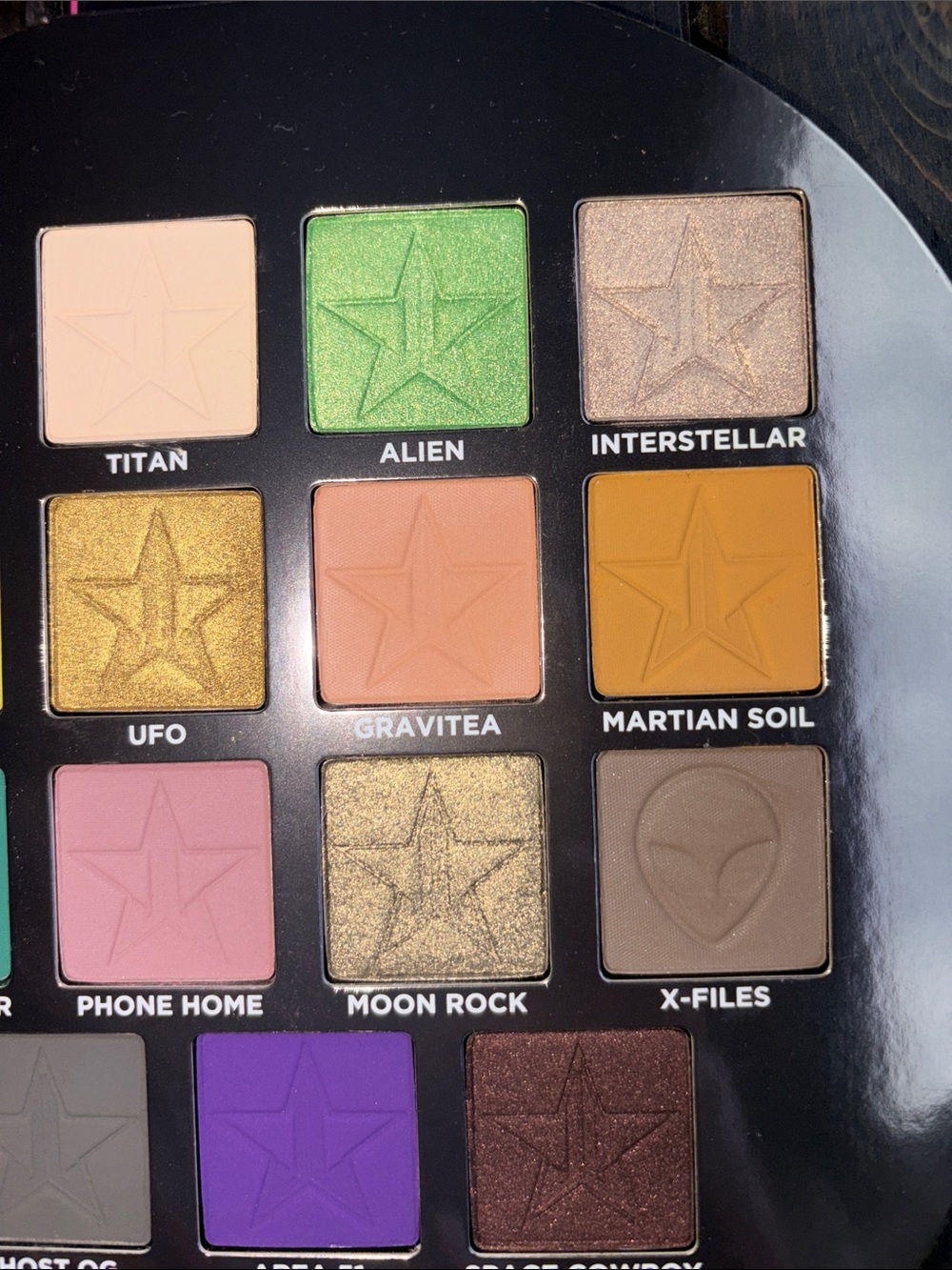 Jeffree Star 'Alien' Palette - Picture 5 of 7